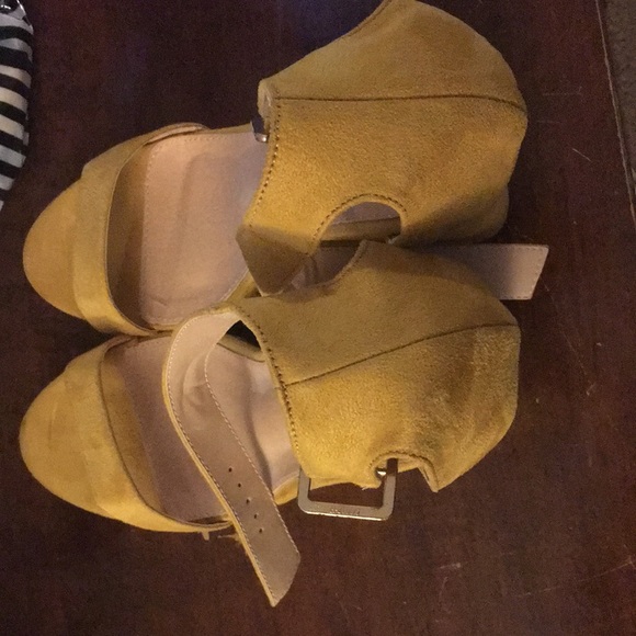Forever 21 Shoes - Forever 21 mustard yellow clog heels size US 10